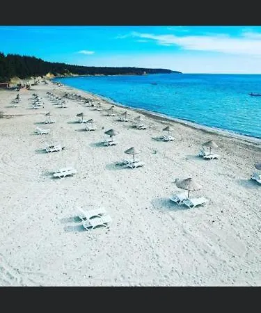 Crowded House Hotel 3*