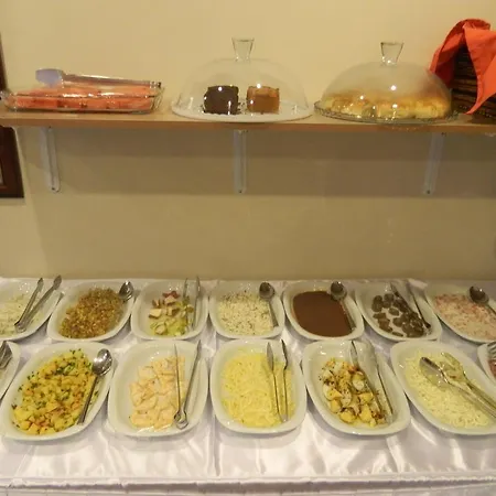 Hotel Crowded House 3*