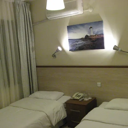 Crowded House Eceabat