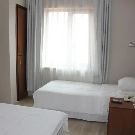 Crowded House Eceabat