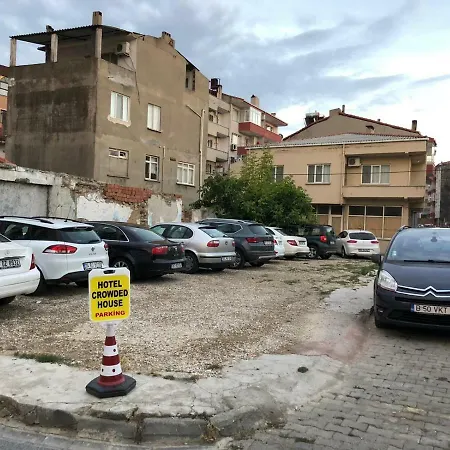 Crowded House Eceabat