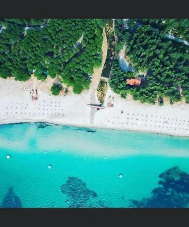 Crowded House Eceabat