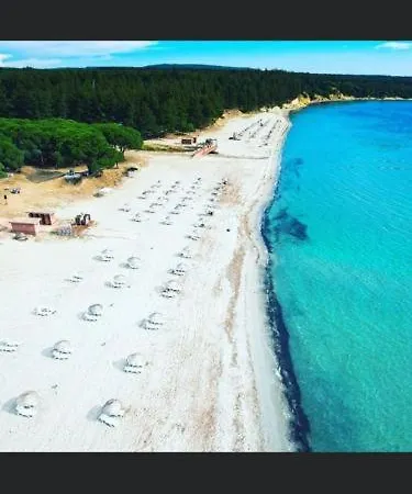 Otel Crowded House Eceabat