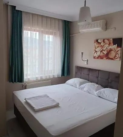 Crowded House 3* Eceabat