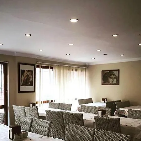 Hotel Crowded House Eceabat