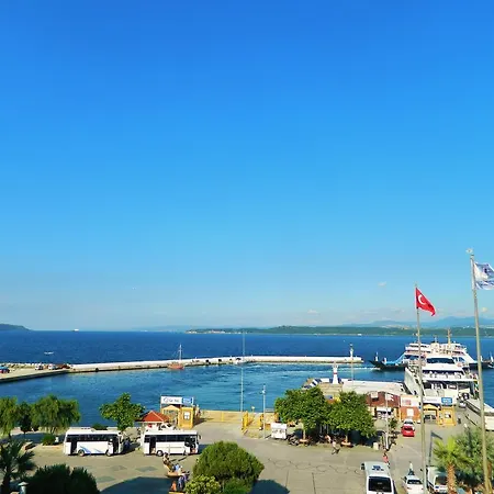 Otel Crowded House 3*