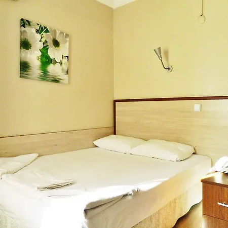 Crowded House Eceabat