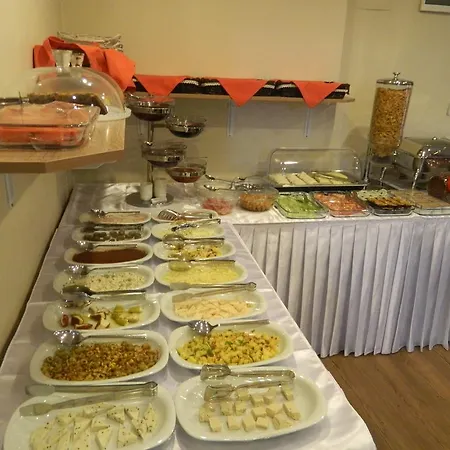 Crowded House Eceabat