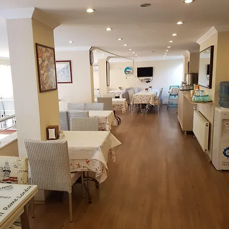 Crowded House 3* Eceabat